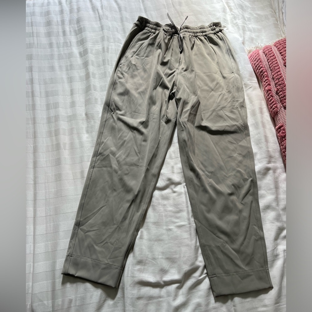 Lululemon Tapered-Leg Mid-Rise Pant Luxtreme 7/8 Length